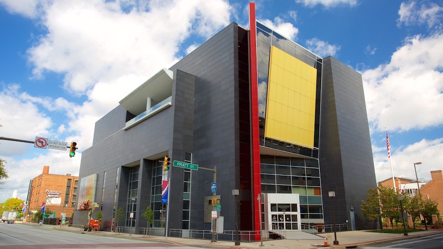 Museo Reginald F. Lewis ofreciendo escenas urbanas y arquitectura moderna