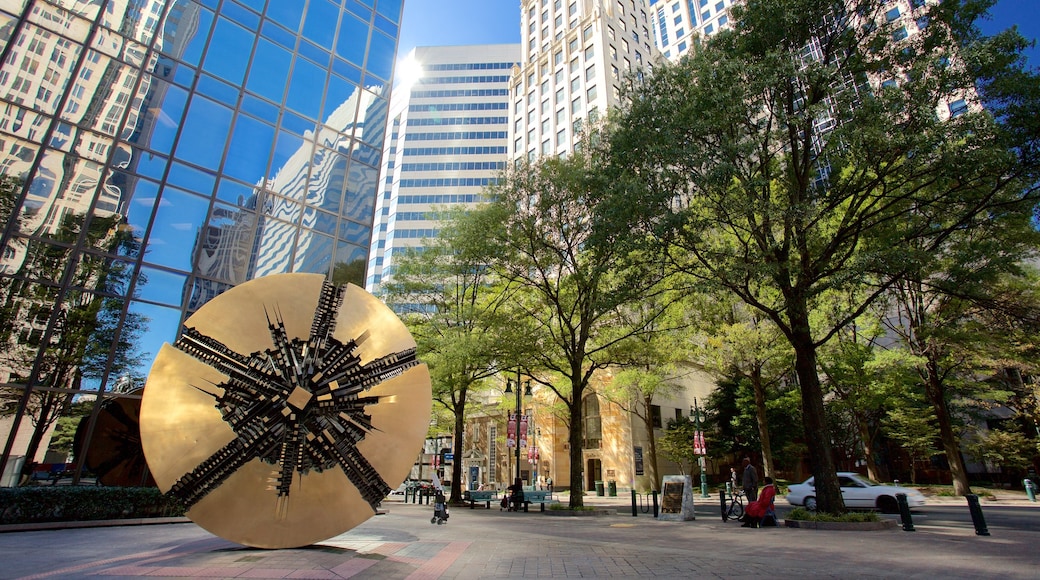 Charlotte ofreciendo una ciudad, arte al aire libre y un parque