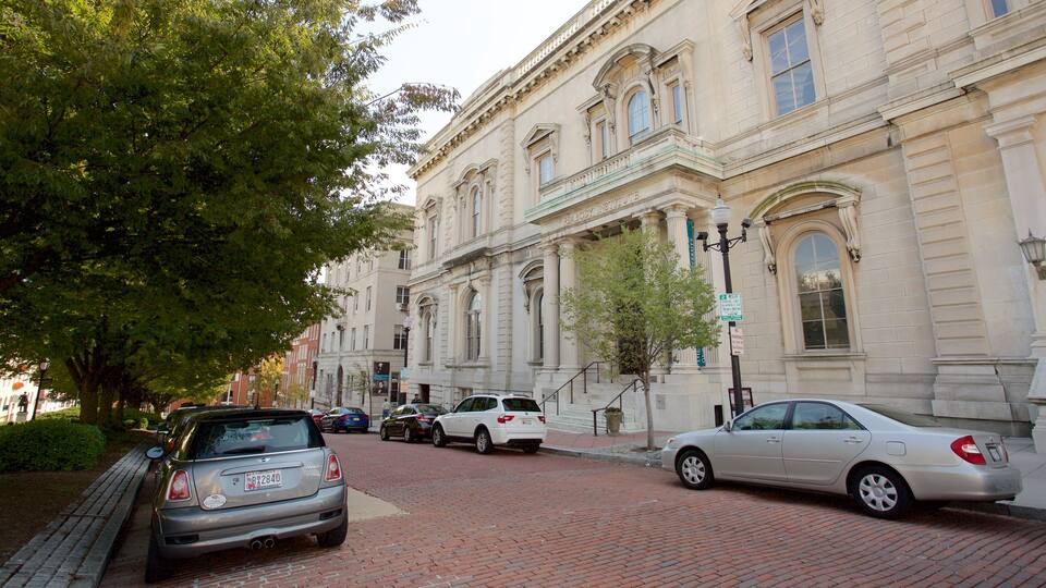 Instituto Peabody da Universidade John Hopkins mostrando arquitetura de patrimônio