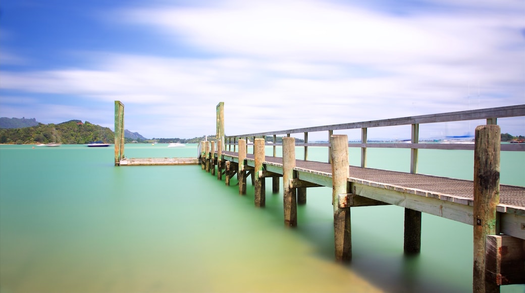 Whangarei Heads montrant baie ou port
