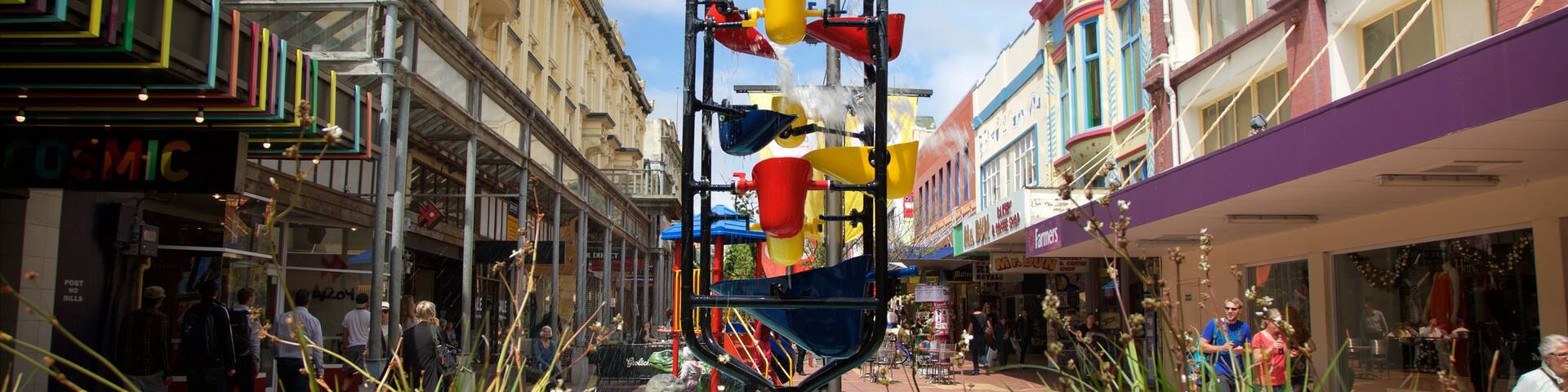 Bucket Fountain showing outdoor art and heritage architecture