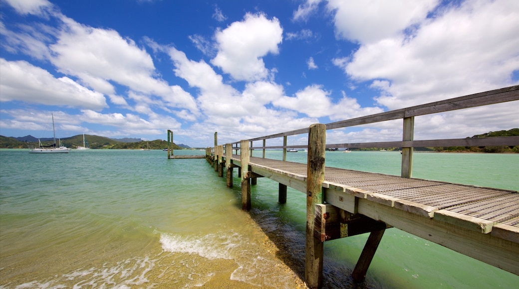 Whangarei which includes a bay or harbour