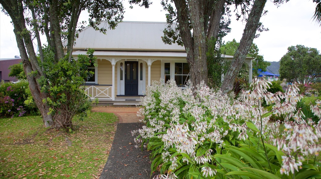 Whangarei inclusief historische architectuur, een huis en een tuin