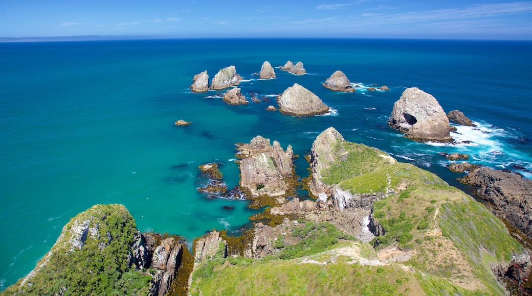 Faro Nugget Point Lighthouse