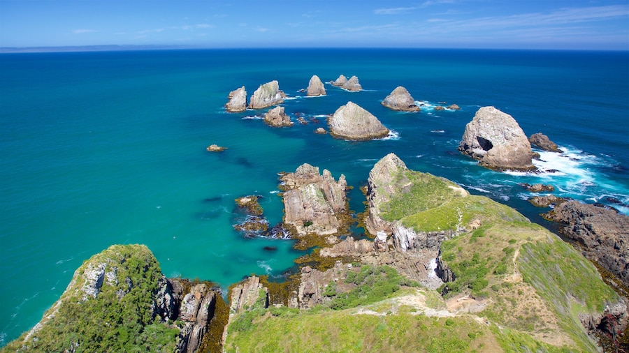 Faro Nugget Point Lighthouse