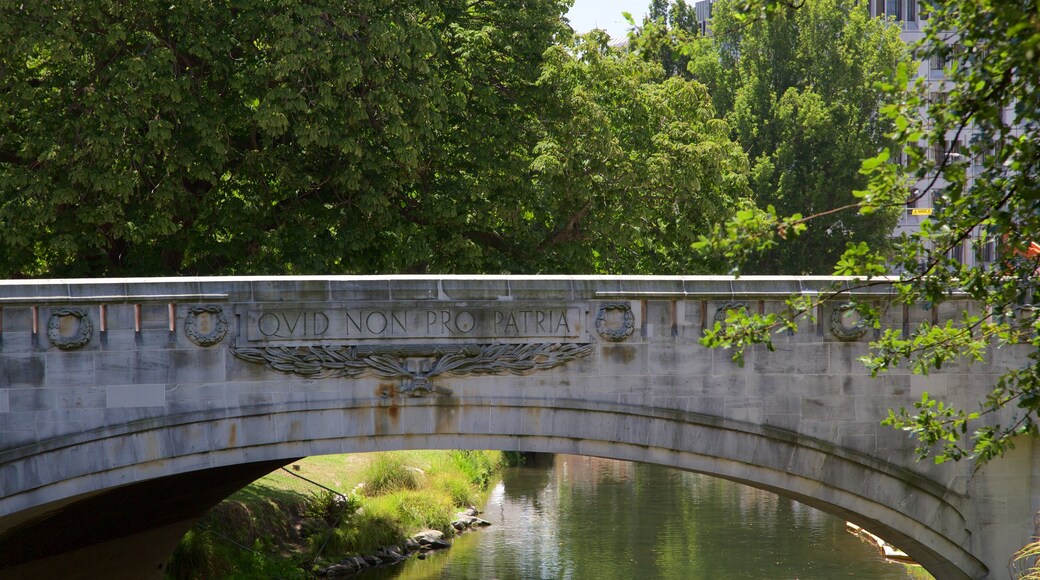 Bridge of Remembrance featuring a bridge, a park and heritage architecture