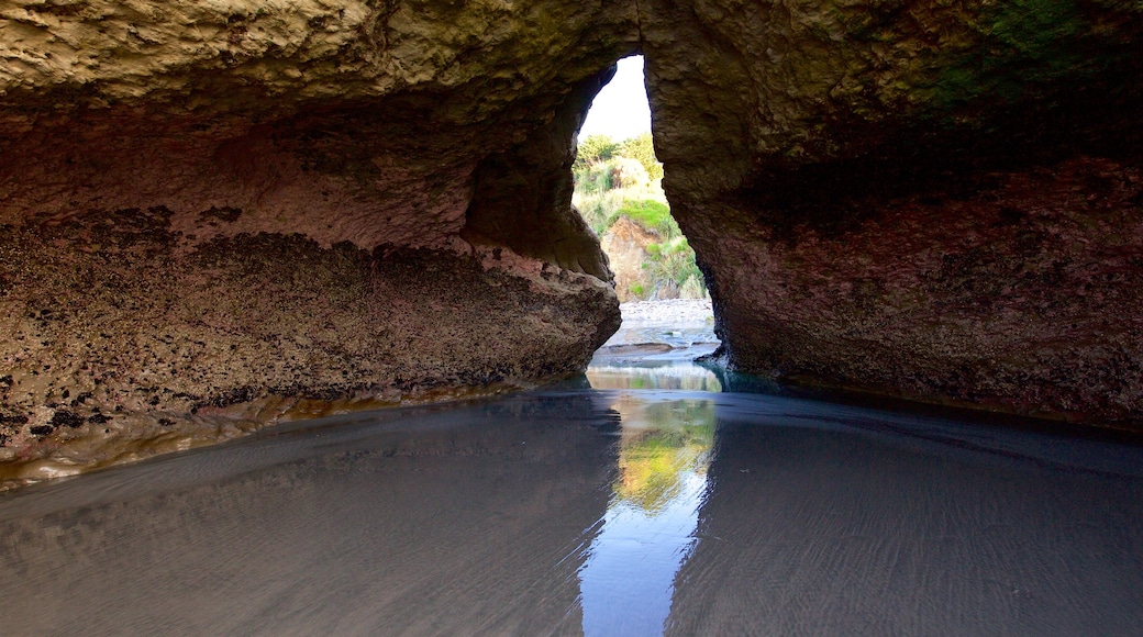 Cape Foulwind ซึ่งรวมถึง แม่น้ำหรือลำธาร