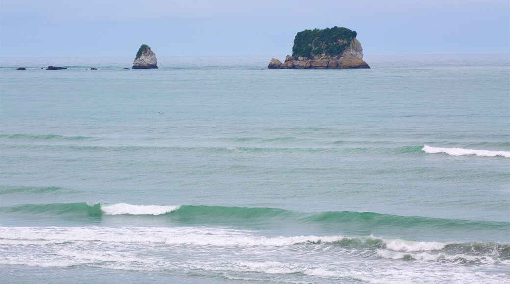 Rapahoe Beach showing surf and island images