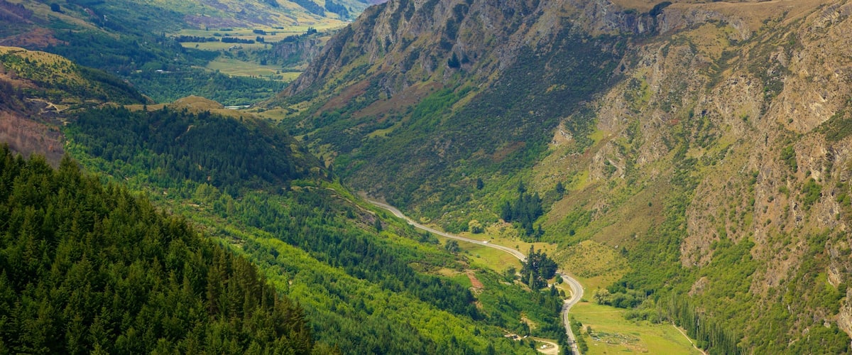 Queenstown featuring tranquil scenes and mountains