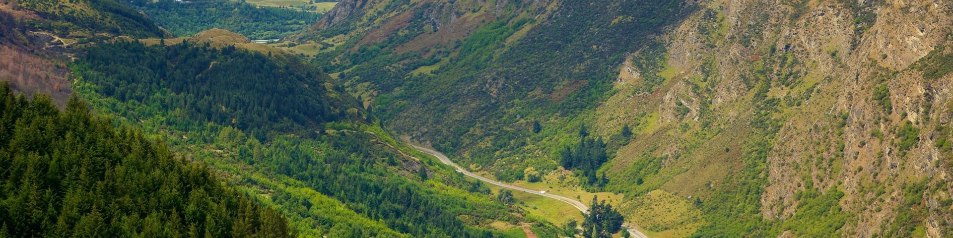 Queenstown featuring tranquil scenes and mountains
