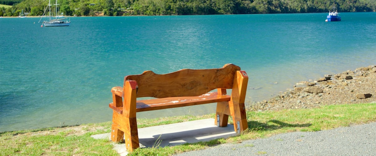 Picton which includes a pebble beach, forest scenes and a bay or harbour