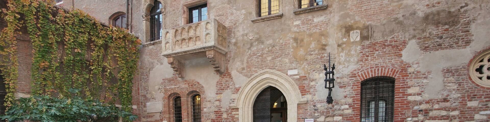 Juliet\'s House which includes heritage architecture