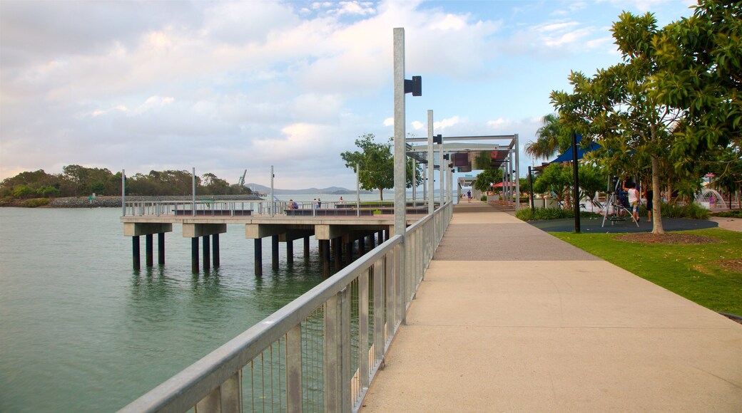 Gladstone qui includes rivière ou ruisseau et parc