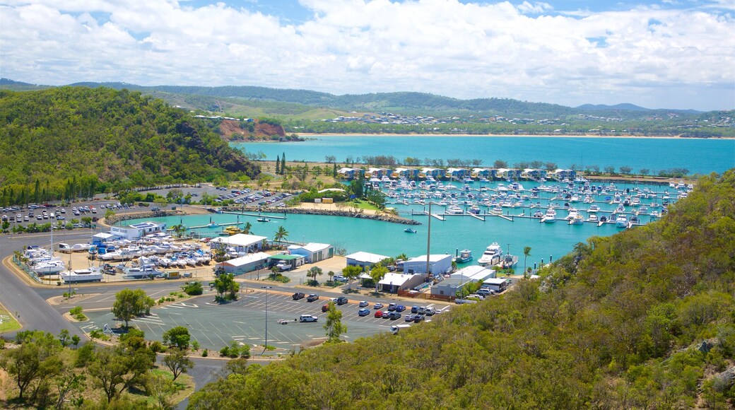 Yeppoon som visar landskap och en marina