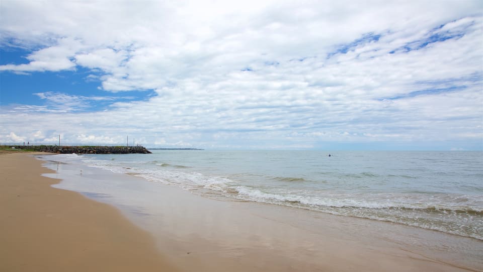 Urangan qui includes plage et vues littorales