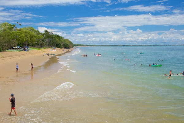 Urangan montrant vues littorales, baignade et plage de sable