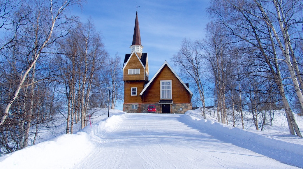 Karesuando församling som inkluderar snö och ett hus