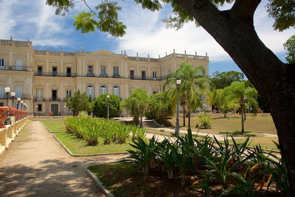 Parc de Boa Vista qui includes jardin et patrimoine architectural