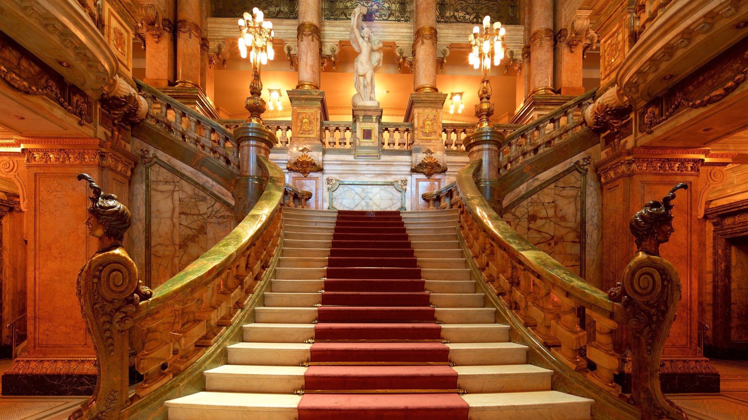 Visite Theatro Municipal do Rio de Janeiro em Centro do Rio de Janeiro |  Expedia.com.br