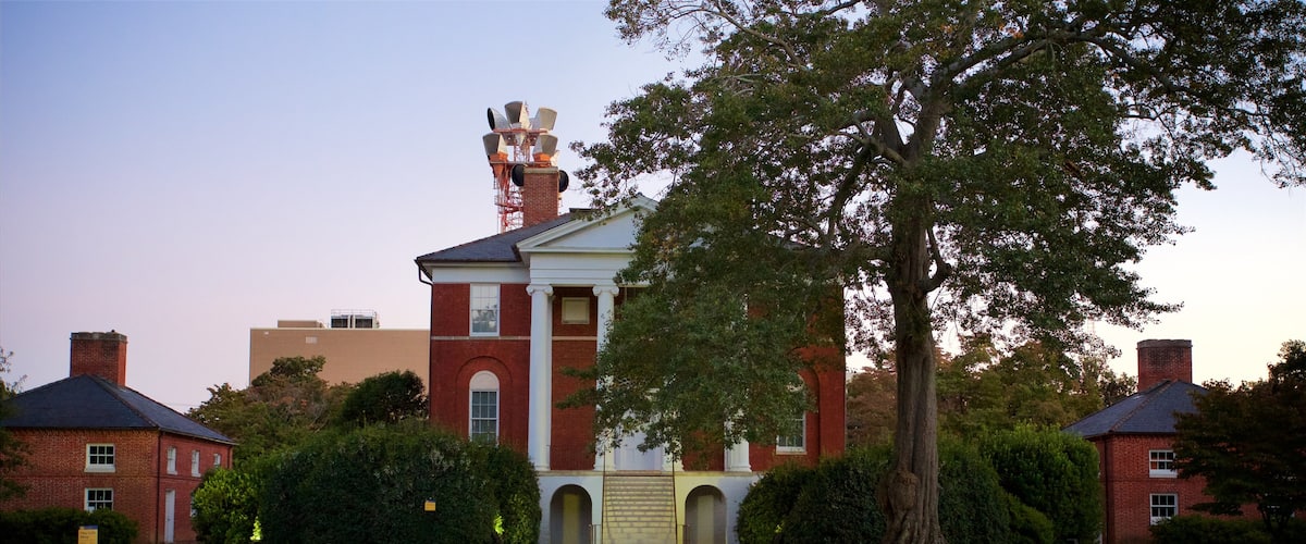 Historisch huis en park Robert Mills toont een tuin, een huis en historisch erfgoed