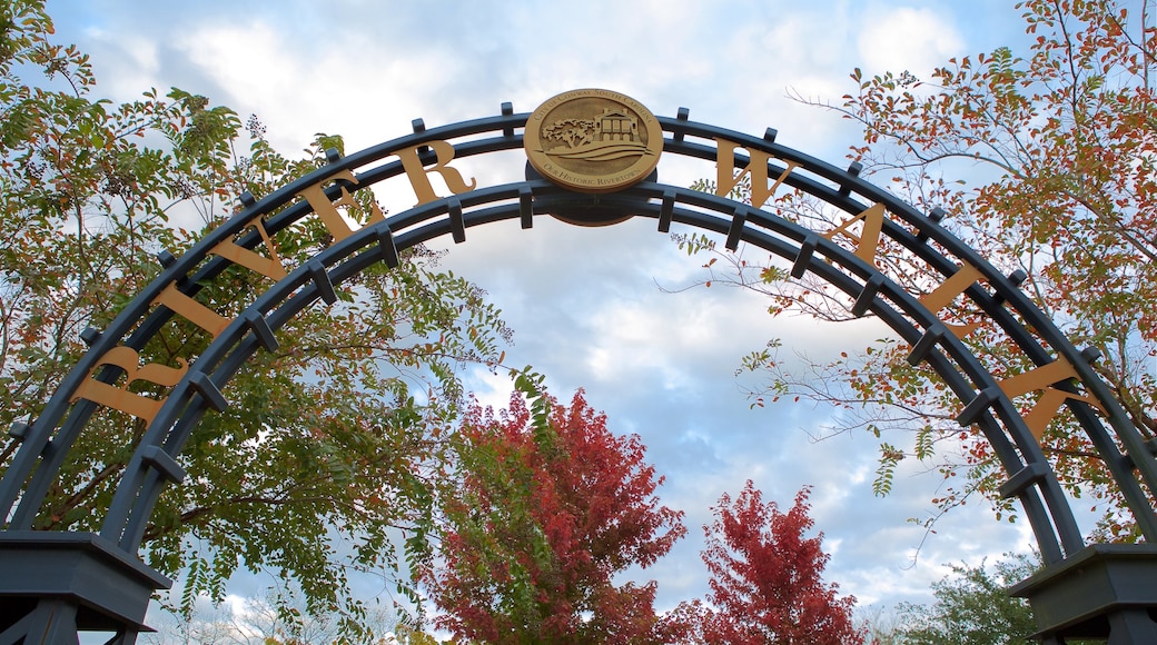 Conway Riverwalk showing signage