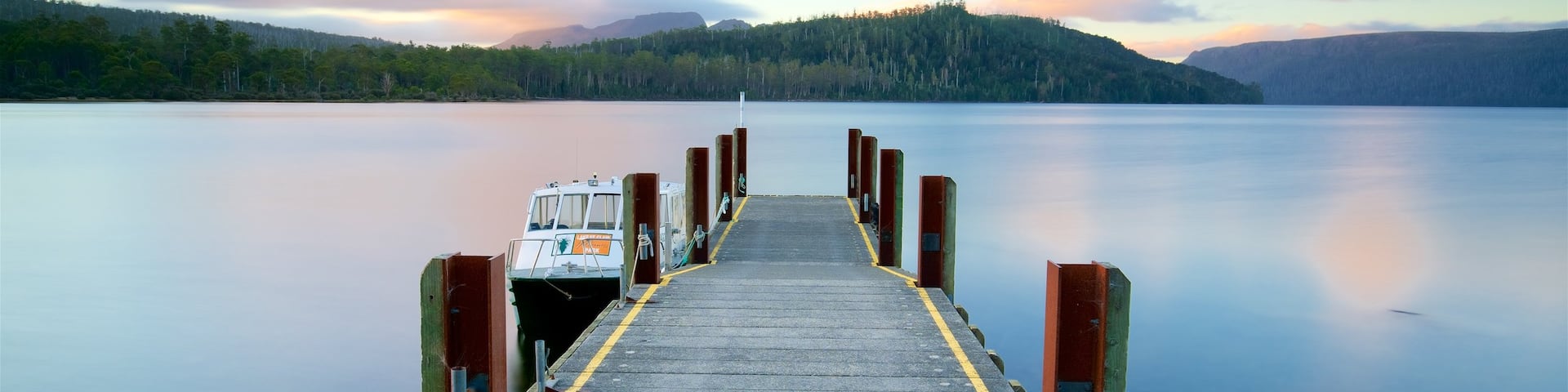 Lake St. Clair mit einem Bucht oder Hafen