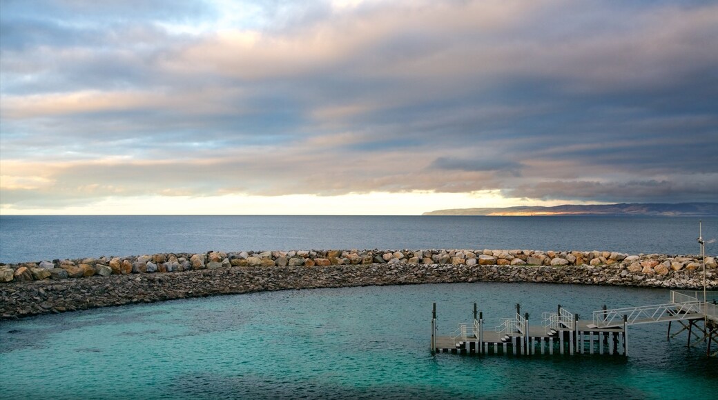 Penneshaw mettant en vedette baie ou port et vues littorales