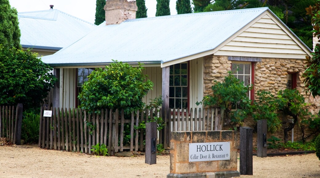 Penola welches beinhaltet Haus und Beschilderung