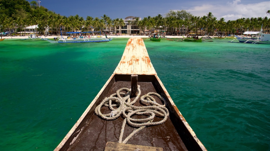 Boracay che include kayak o canoa, paesaggio tropicale e vista della costa