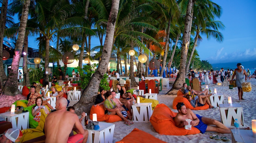 Aklan presenterar nattliv, tropisk natur och en strandbar