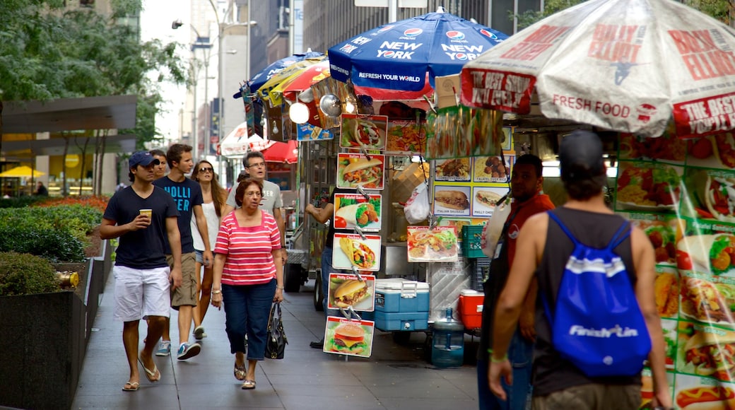 Rockefeller Center featuring markets, street scenes and food