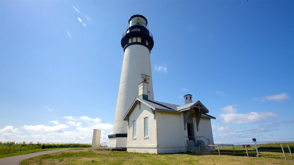 Yaquina Head Light House qui includes phare et vues littorales