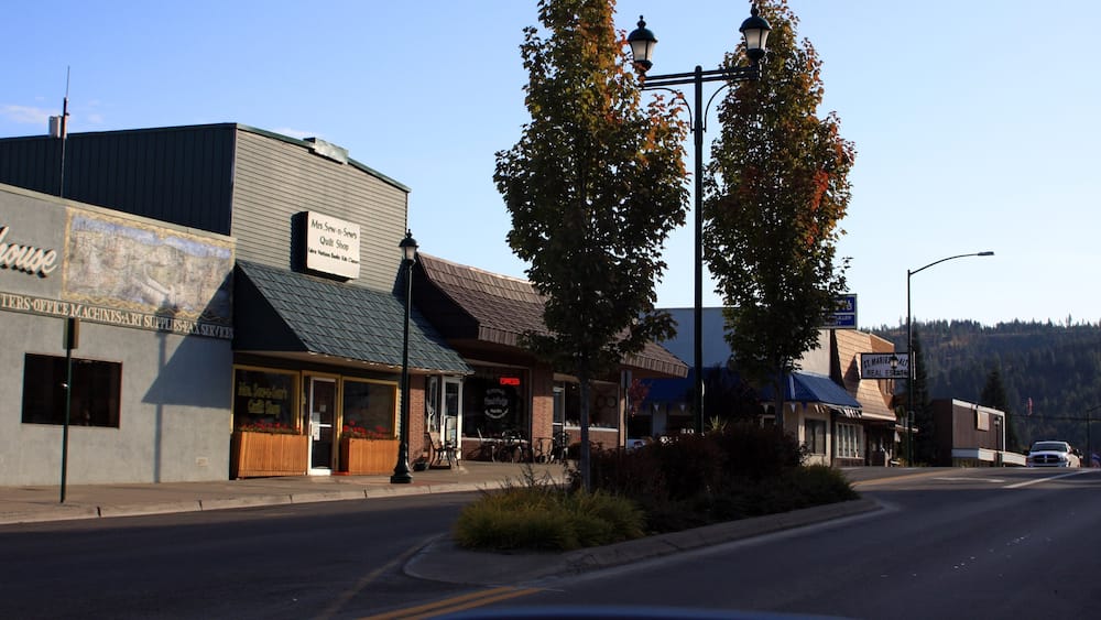St. Maries mettant en vedette scĂšnes de rue