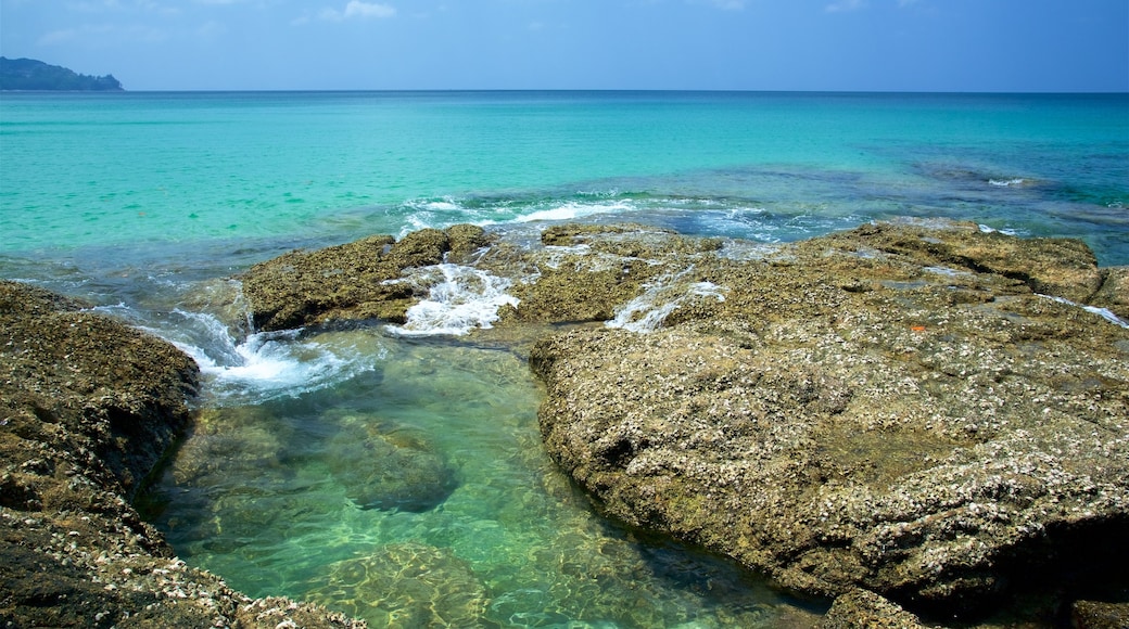 Surin showing rocky coastline, tropical scenes and general coastal views