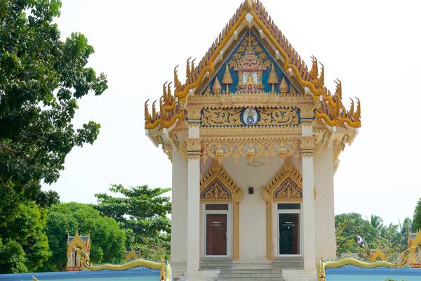 Temple de Khunaram qui includes temple ou lieu de culte