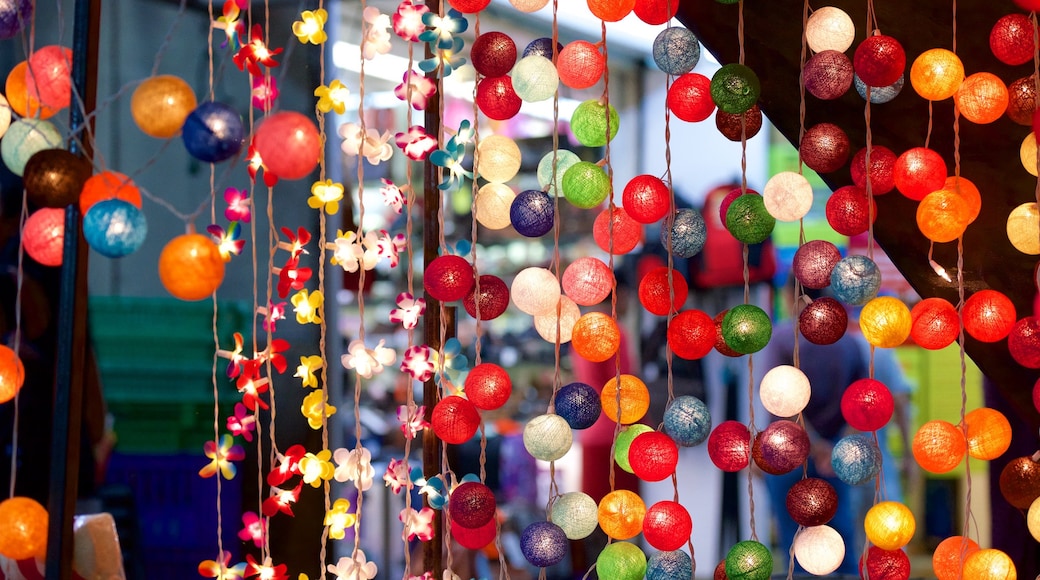 Chiang Mai Night Bazaar showing markets and night scenes