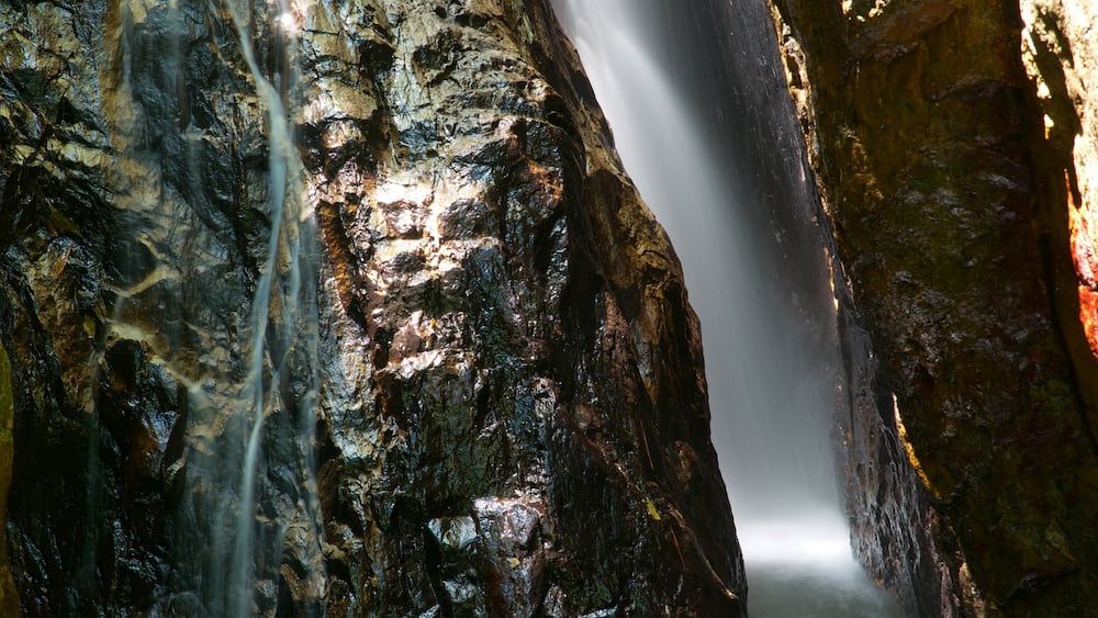 Phuket mit einem Wasserfall