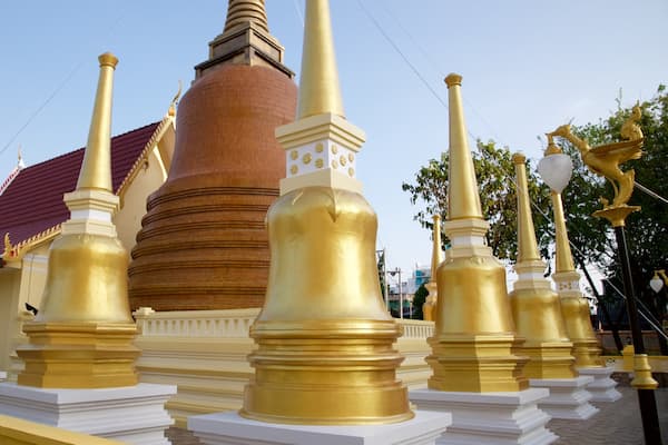 Phuket which includes a temple or place of worship