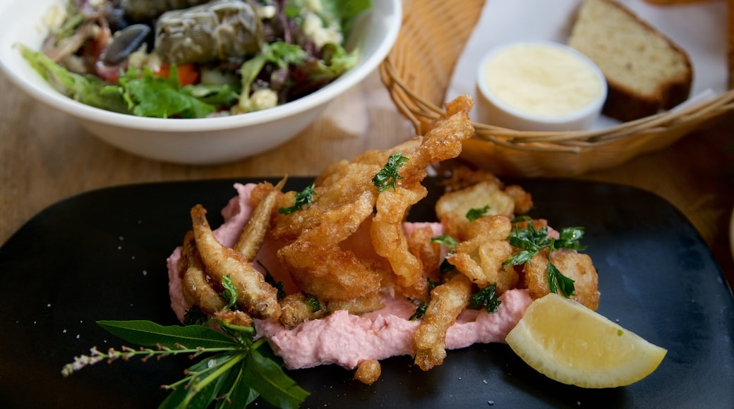 Lakes Entrance showing food