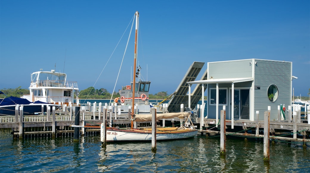 Metung showing a marina and a bay or harbour