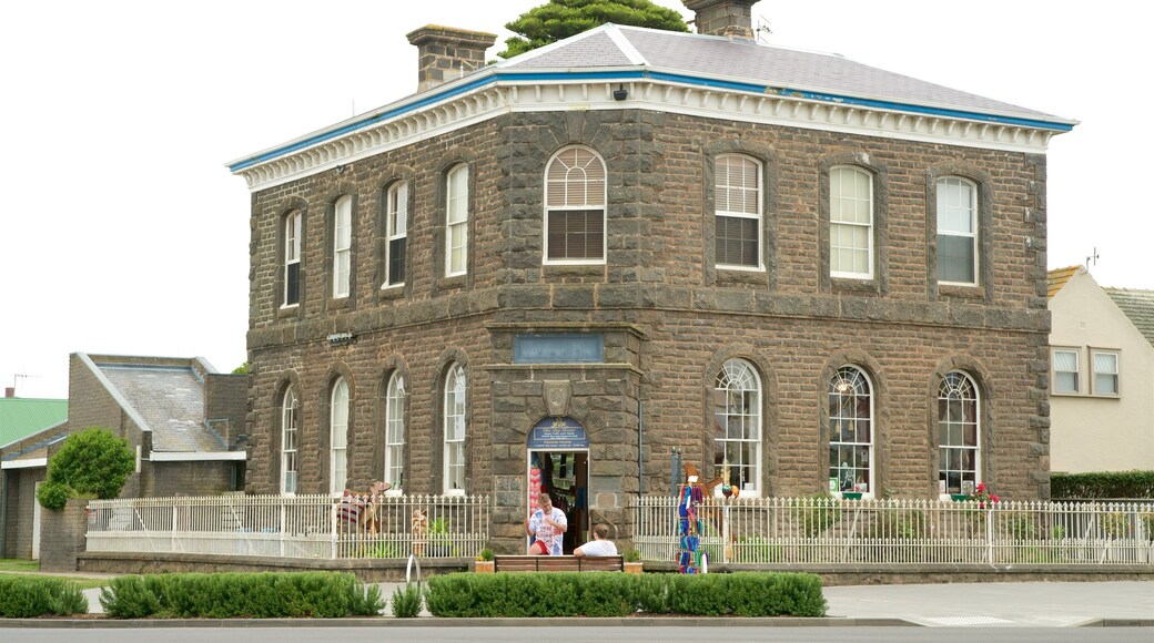Port Fairy mettant en vedette patrimoine architectural, scènes de rue et maison