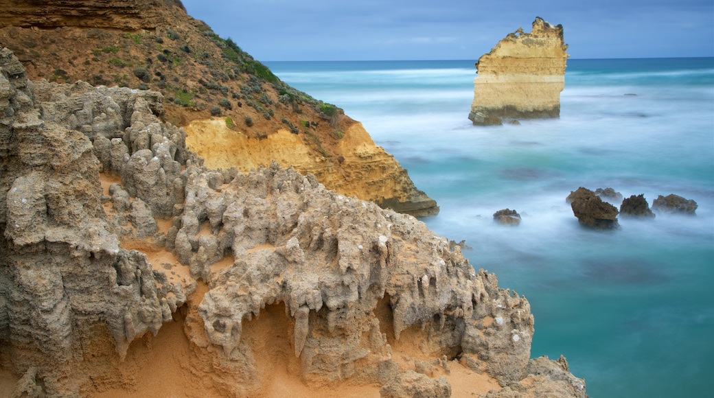 Warrnambool featuring rugged coastline