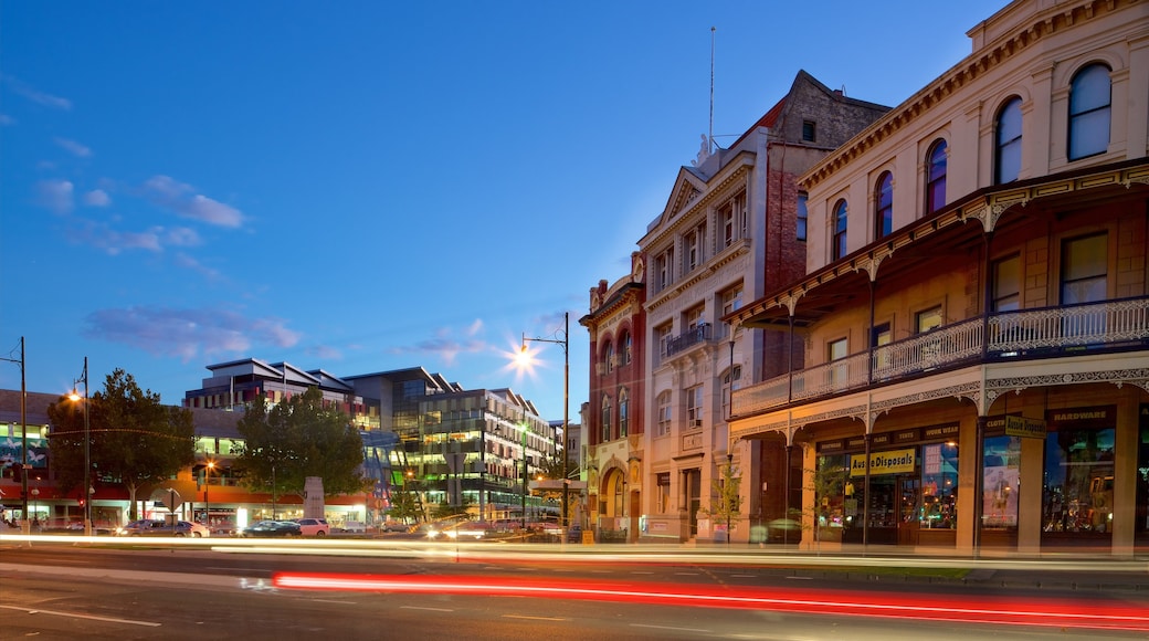 Bendigo featuring a city