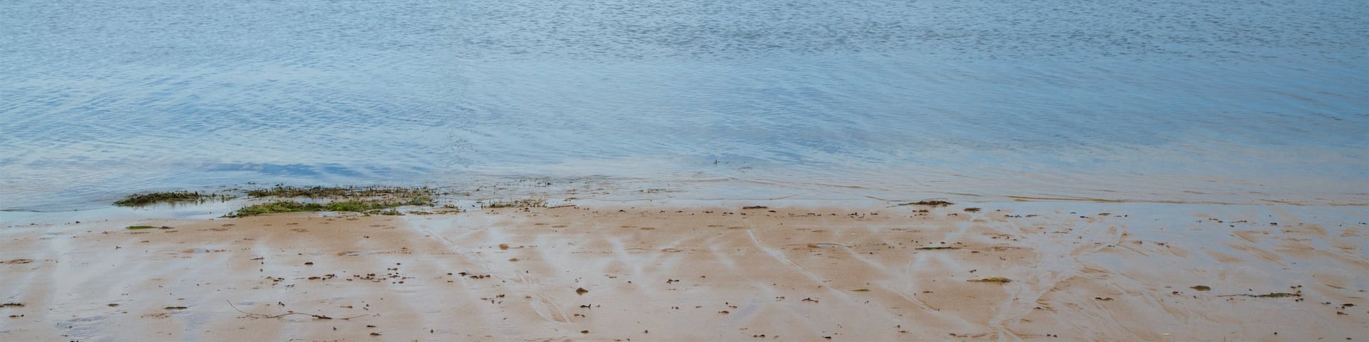 Cowes which includes boating and a sandy beach