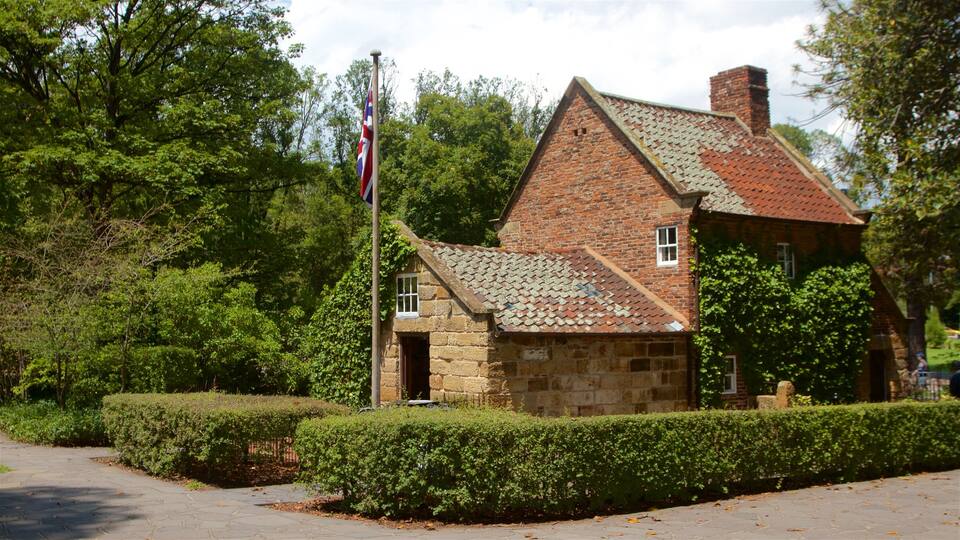 Fitzroy Gardens mostrando un parque, una casa y arquitectura patrimonial