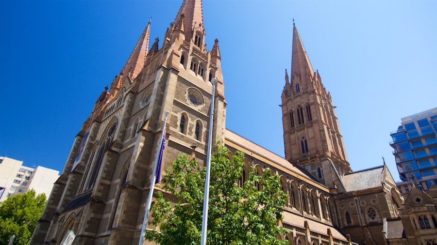 St Paul\'s Cathedral featuring a church or cathedral and heritage architecture