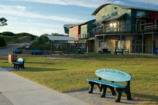 Gippsland showing a coastal town