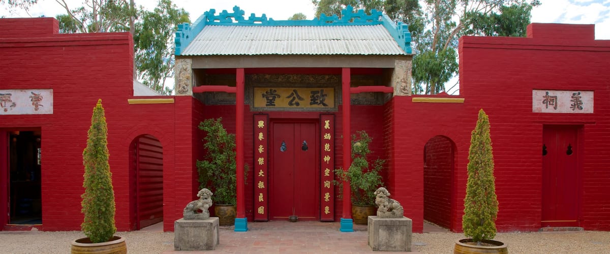 Bendigo showing a temple or place of worship