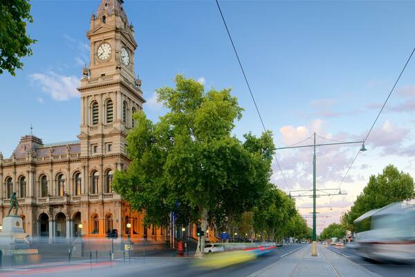 Bendigo which includes street scenes and heritage architecture