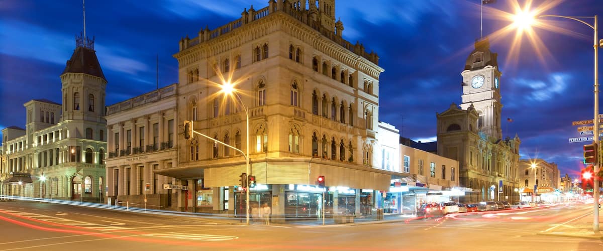 Ballarat mostrando escenas nocturnas y patrimonio de arquitectura